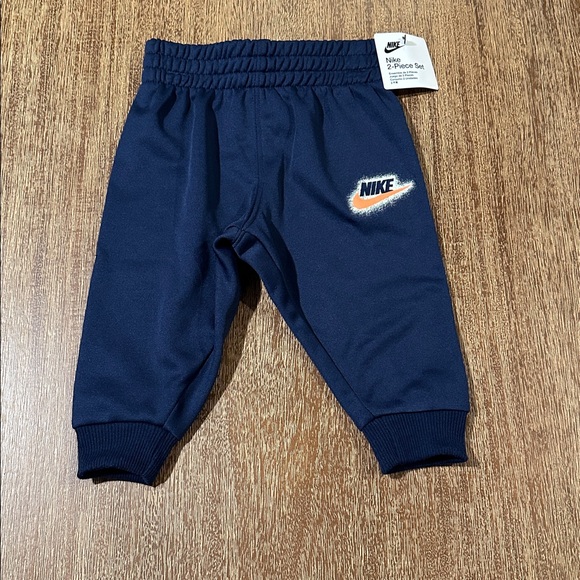 NWT NIKE | Jacket & Jogger Pants Set 12 Months - Picture 5 of 6